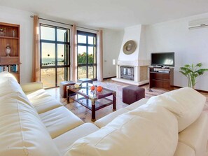 Fireplace - Chalet "Villa Albuar" mit eigenem Pool by Interhome (Albufeira)