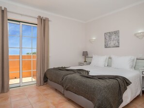 Internet - Schönes Haus in Carvoeiro mit privatem Parkplatz by Interhome (Carvoeiro)