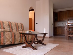 TV - Drei-Zimmer-Wohnung in der Residenz Cala Viola by Interhome (Cala Liberotto)