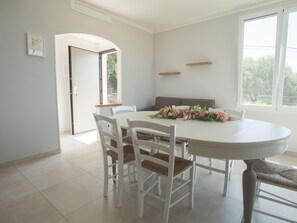 Dining - Wohnung mit schönem Blick auf den Golf von Dianese by Interhome (Diano Castello)