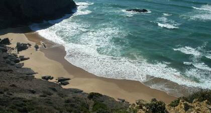 Charmantes Ferienhaus mit schöner Aussicht, 2 Sc by Interhome