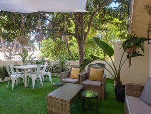 Outdoor dining - Baum Liverpooler Terrasse by Interhome (Lisbon)
