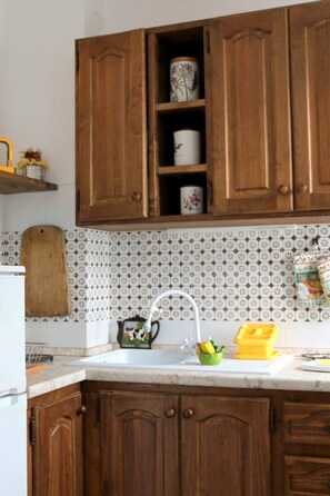 Fridge, microwave, oven, cookware/dishes/utensils - für 4 Personen ca. 60 m² in Entracque, Piemont (Provinz Cuneo) by Interhome (Entracque)