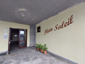 Exterior detail - Wohnung 'Casa Nevosa' mit Balkon by Interhome (Artesina)
