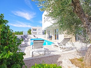 A heated pool - Apartment Laura by Interhome (Privlaka)