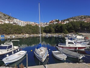 Marina - "Antonio" mit Blick auf das Wasser by Interhome (Pakoštane/Drage)
