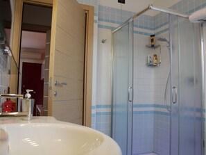 Towels - Wohnung in San Giacomo mit Privatparkplatz by Interhome (Schiavon)