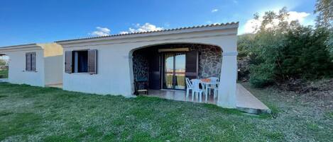 屋外ダイニングエリア