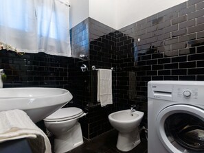 Towels - Ein-Zimmer-Wohnung 'Milan' mit Balkon by Interhome (Milan)