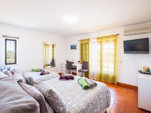 5 bedrooms, Internet - Villa "Barrancos" mit Jacuzzi by Interhome (Guia)