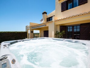 Outdoor spa tub - Villa "Barrancos" mit Jacuzzi by Interhome (Guia)