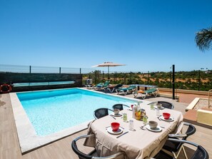 A heated pool - Villa "Barrancos" mit Jacuzzi by Interhome (Guia)