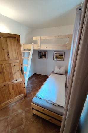 4 bedrooms, internet