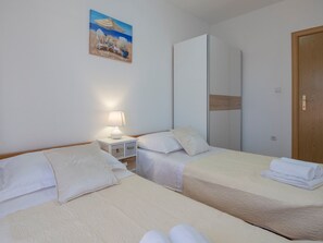 Internet - Haus in Grubine mit Außenpool by Interhome (Kamenmost)