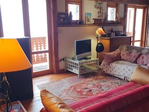 Fernseher, Kamin