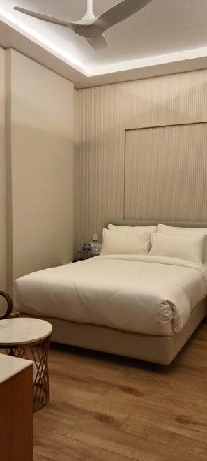 Desk, iron/ironing board, free WiFi - HOTEL IMPERIAL BLU (Nandapur)