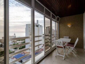 Dining - Wohnung "Girafa" mit Blick auf das Wasser by Interhome (Portimão)