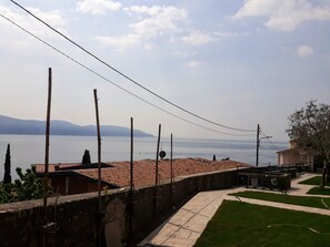Property grounds - Anwesen "Dany" mit Blick aufs Wasser by Interhome (Bogliaco)