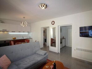 TV - Apartment Agata by Interhome (Poreč)