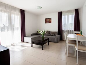 Living area - mit privatem Garten und Terrasse by Interhome (Umag/Juricani)