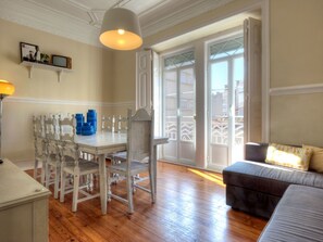 Living area - Großzügige Wohnung für 17 Personen in Lissabon by Interhome (Lisbon)