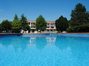 Pool - 3 Zimmer Appartement by Interhome (Caorle)