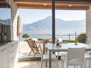 Outdoor dining - Wohnung mit Schwimmbad und fantastischem Seeblick by Interhome (Vercana)