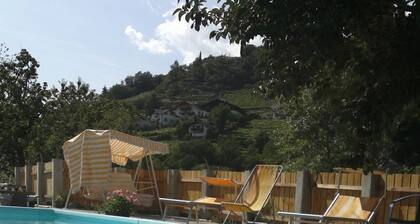 Moderne Ferienwohnung mit Balkon und Pool by Interhome