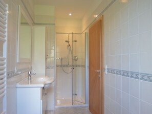 Towels - Moderne Ferienwohnung mit Balkon und Pool by Interhome (Merano)