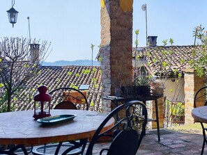 Outdoor dining - Wohnung in Brusasco mit Garten, Terrasse und Grill by Interhome (Cavagnolo)