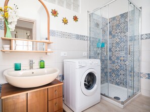Towels - Wohnung 'Casa Sale' mit Bergblick by Interhome (Agrustos)
