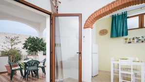 Outdoor dining - Wohnung 'Casa Sale' mit Bergblick by Interhome (Agrustos)