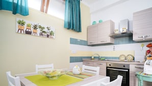 Private kitchen - Wohnung 'Casa Sale' mit Bergblick by Interhome (Agrustos)