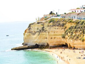 Beach - Charmante Wohnung im Zentrum Strand Carvoeiro by Interhome (Carvoeiro)