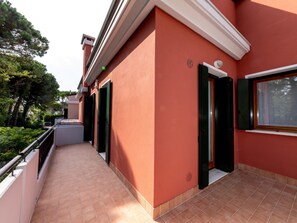 Exterior detail - für 4 Personen ca. 100 m² in Lido di Jesolo, Venetien (Provinz Venedig) by Interhome (Jesolo)