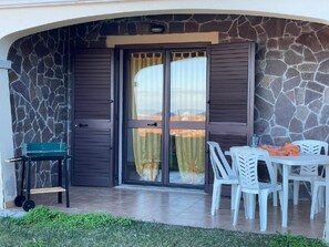 Outdoor dining - Wohnung in Budoni mit Außenterrasse by Interhome (Agrustos)