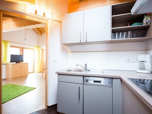Fridge, microwave, dishwasher, cookware/dishes/utensils - Apartment Fichte by Interhome (La Villa/Stern)