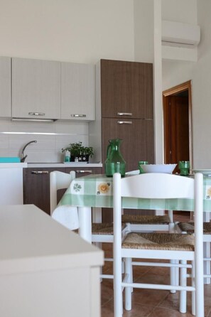 Dining - 300 Meter vom Meer entfernt by Interhome (Agrustos)