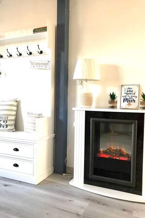 Interior - mit Blick auf das Wasser by Interhome (Altwarp)