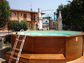 Pool - mit großer Terrasse by Interhome (Bedizzole)