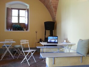 Interior - The Granaries - Apartment 9 - Farmhouse Bella Valle (Toscana)