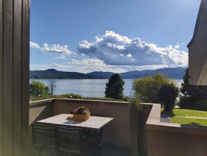 Outdoor dining - Wohnung 'Ispra Lago Maggiore' by Interhome (Ispra)