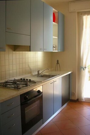 Frigorifero, microonde, forno, lavastoviglie