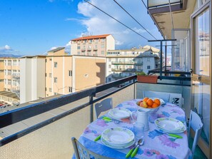 Outdoor dining - Casa Raggio di Sole bei Holiday World by Interhome (Segno)