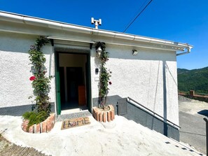 Exterior detail - Villa La Rosa bei Holiday World by Interhome (Segno)