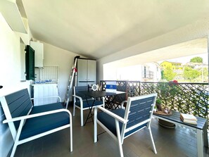 Outdoor dining - Villa La Rosa bei Holiday World by Interhome (Segno)
