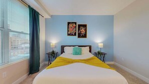 1 habitación, escritorio, tabla de planchar con plancha y wifi gratis 