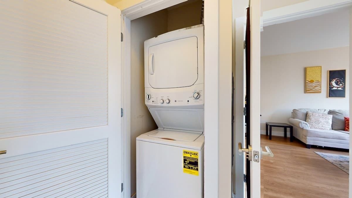 Stylish Home With Free Parkingza - New Canaan, CT