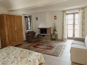 Inside other - Barolo' Wohnung mit Gemeinschaftspool by Interhome (Isola d'Asti)