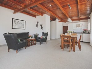 Interior - Red Rock Ocean View Villa - Captain's Apartment by Interhome (Gordon's Bay)
